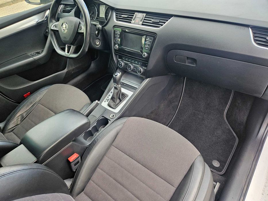 Skoda Octavia 1.6TDI 2015r DSG/Alu/Hak - Ładny stan