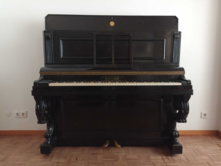 Piano francês ELCKE 1889, com uma história
