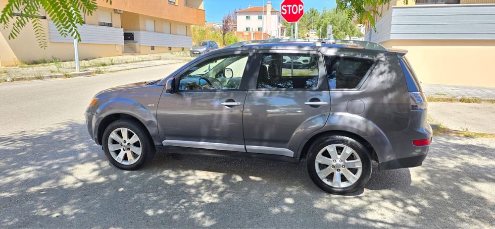 Mitsubishi Outlander ( 4X4 ) 2.2 DI-D Instyle 4WD Ano 2007 a diesel