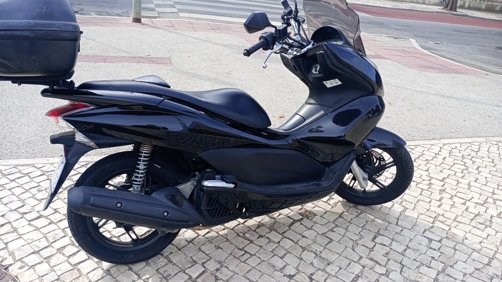 Vendo PCX preto 55km só a venda.