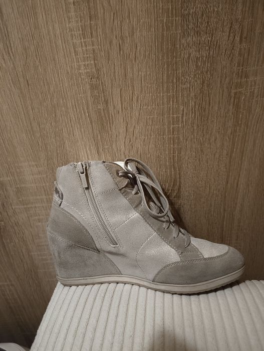 Śliczne srebrne damski botki Geox 40