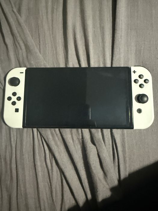 Nintendo Switch Oled + Etui