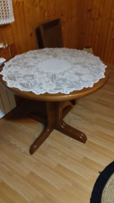 Stół okrągły brązowy