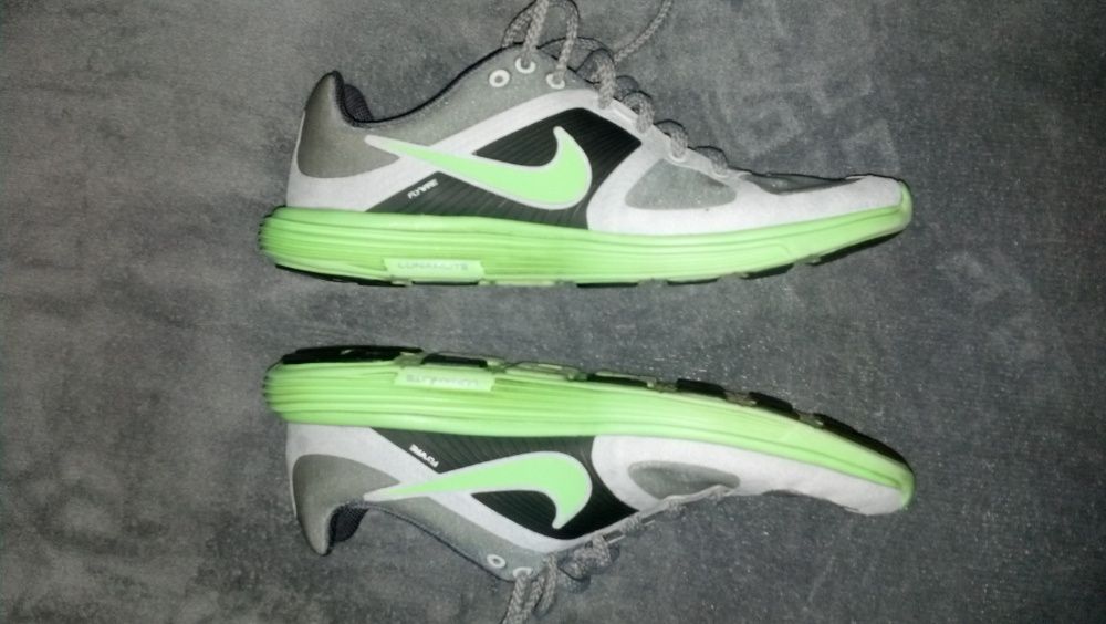 Nike Lunaracer Gdańsk Śródmieście •