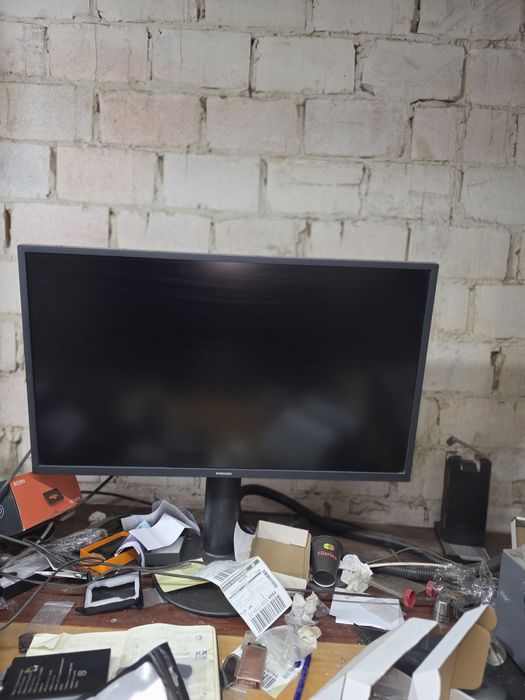 Монітор samsung 32 дюйми поворотний