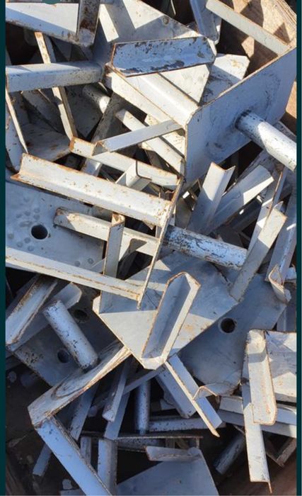 Szalunki Stropowe, peri, plyty, korony, dzwigary, stemple Wynajem