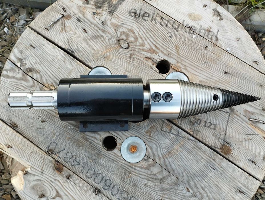 Łuparka świdrowa do ciągnika 80mm / Łuparka do drewna WOM