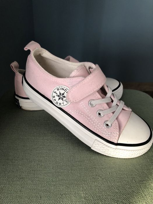 Взуття доя дівчинки 30 розмір,у гарному стані