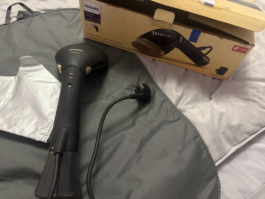 Вертикальний відпарювач ручний Philips STH7060/80