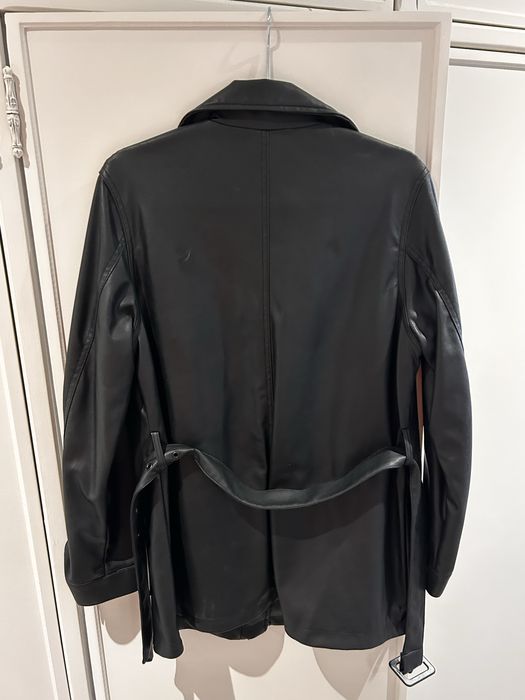 Casaco a imitar cabedal