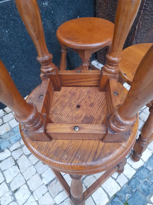 Bancos de Madeira em excelente estado