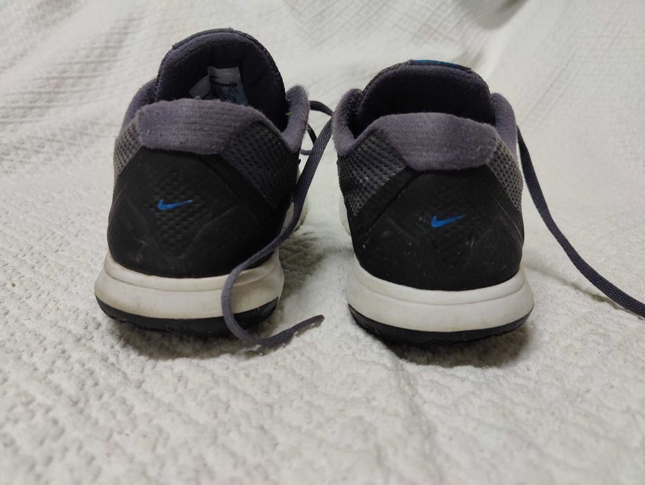 Sapatilhas Nike tam. 42 em bom estado.