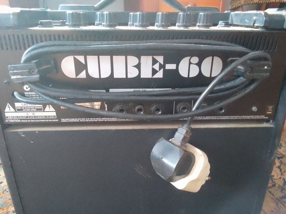 Amplificador Roland Cube 60W