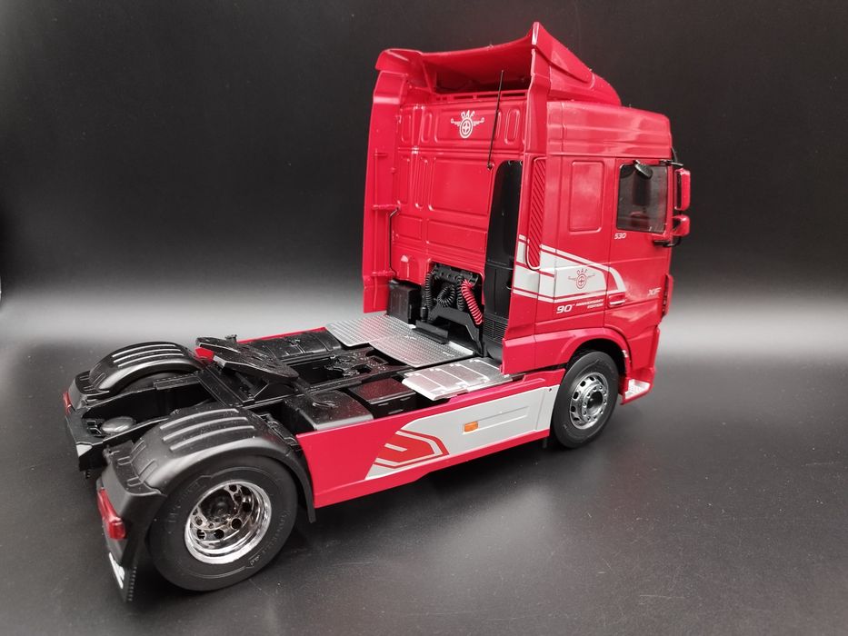 1:18 Premium ClassiXXs DAF XF Space Cab Red model nowy