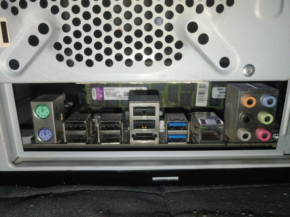 Xeon E5-2690 v1 (8C/16T) + 48GB ECC | X79 | Cooler Master | GTS 450