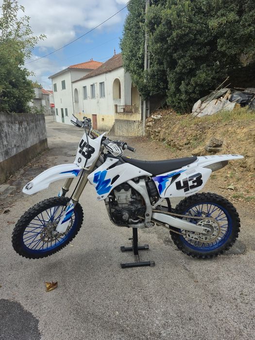 Yamaha yzf 450 .