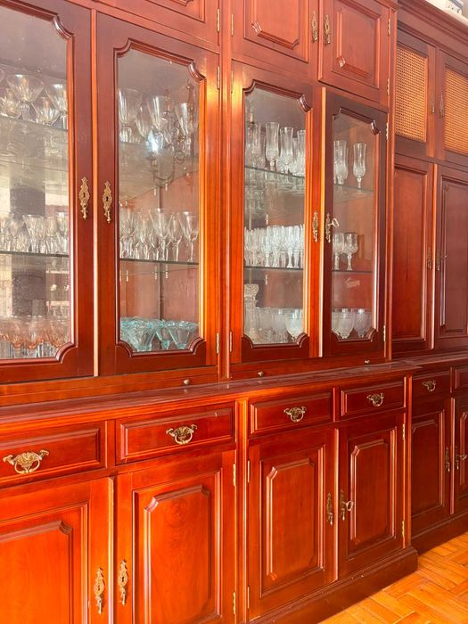 Móvel de Sala Antigo em Madeira – 3,44m – Vitrines, Gavetas e Arrumação