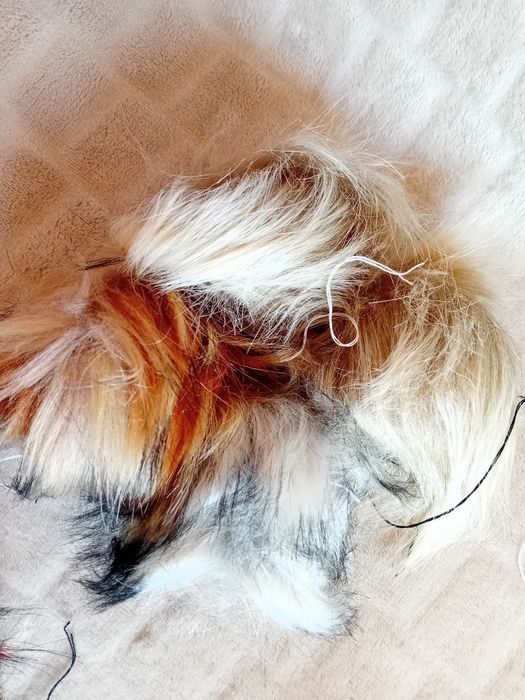 Pompon futrzany 9 cm 11 sztuk Do czapki