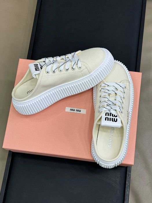 Mule tramki ! Miu Miu ! Premium! Od ręki białe i kremowe 36-40