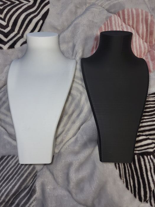 продам 2 бюста для украшений