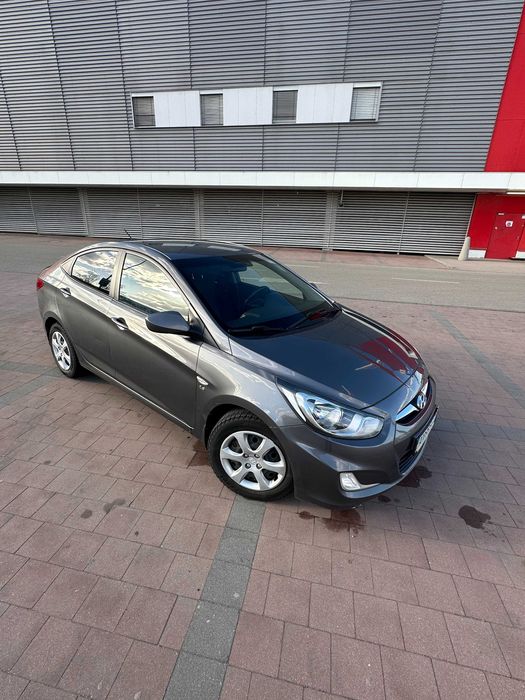 Hyundai Accent 2012 1.6 бензин