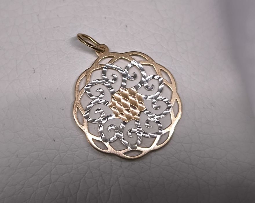 Кулон золотой (0.85гр)