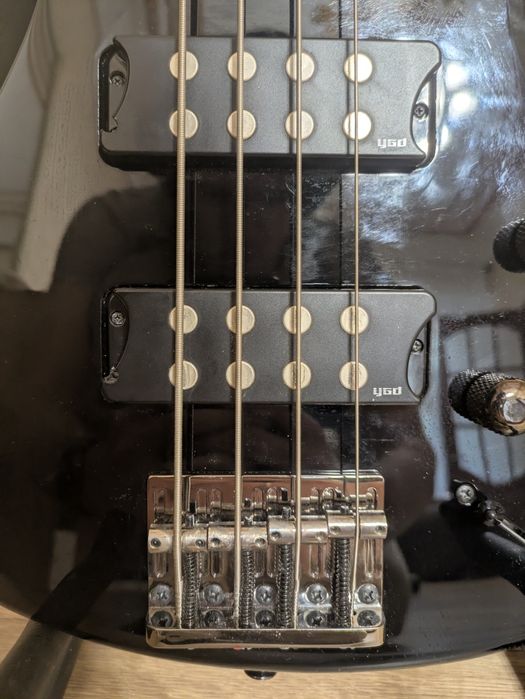 Бас-гітара Yamaha TRBX304