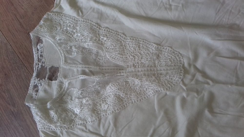 Блуза с кружевной вставкой кремовая ТМ Лила