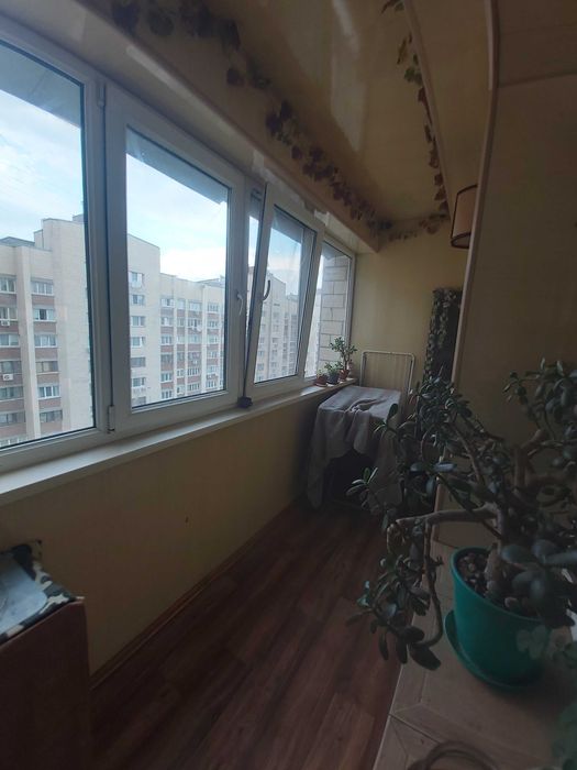 Продаж 3-х кімн. квартири Левка Лукьяненка 18,  біля М Минська
