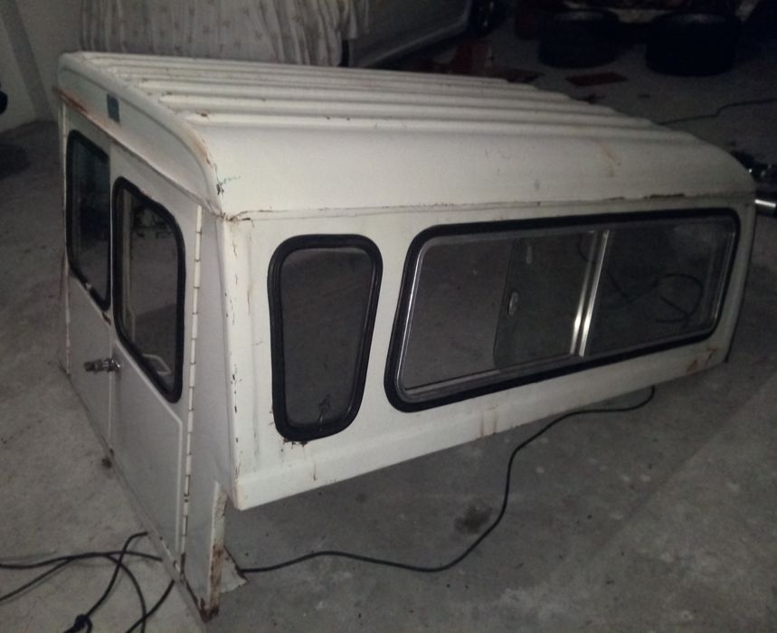 Hardtop datsun pickup