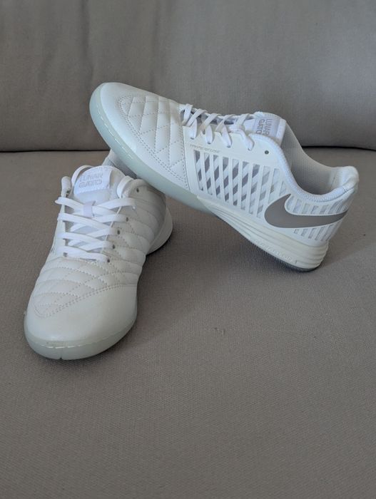 Sapatilhas futsal nike novas