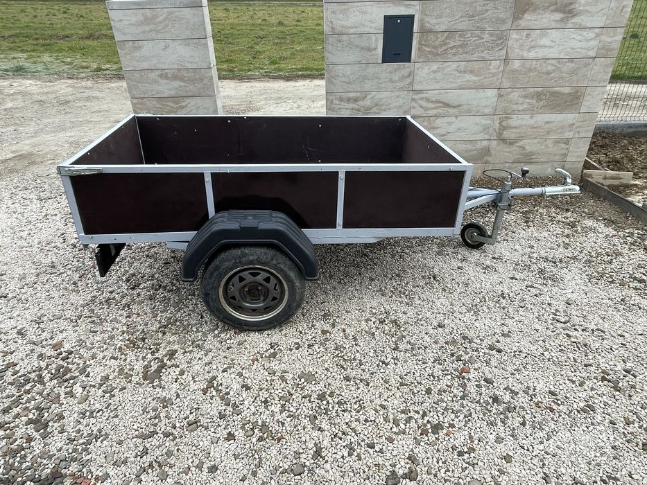 Przyczepka samochodowa