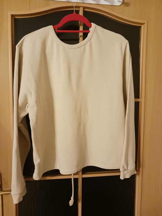Bluza beżowa z wiązaniem na plecach