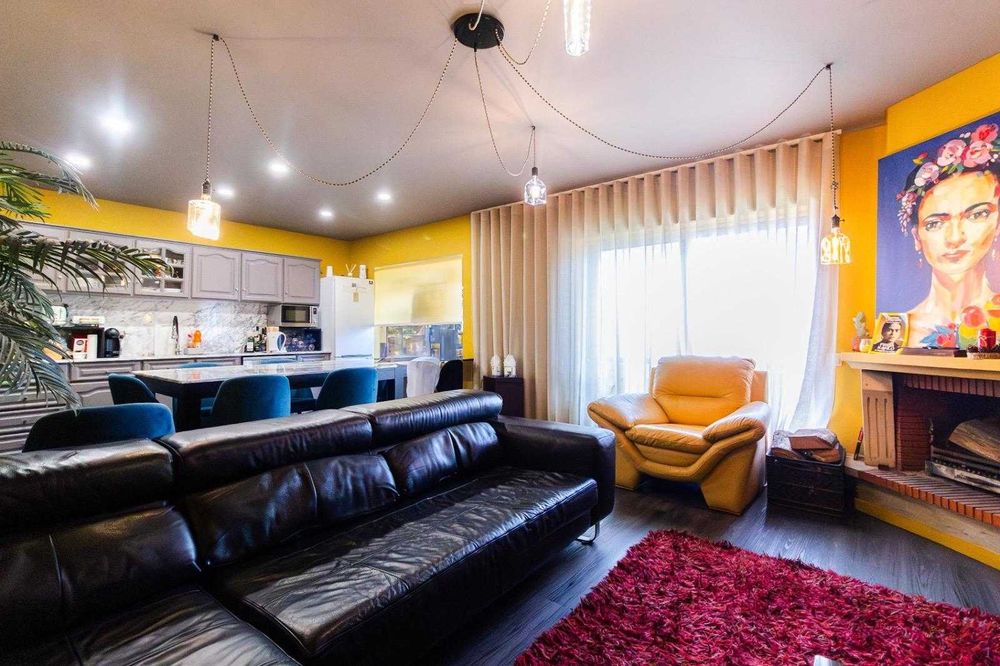 T3+1 com Garagem Box | 153 m² | 1 km da Praia | São Félix da Marinha