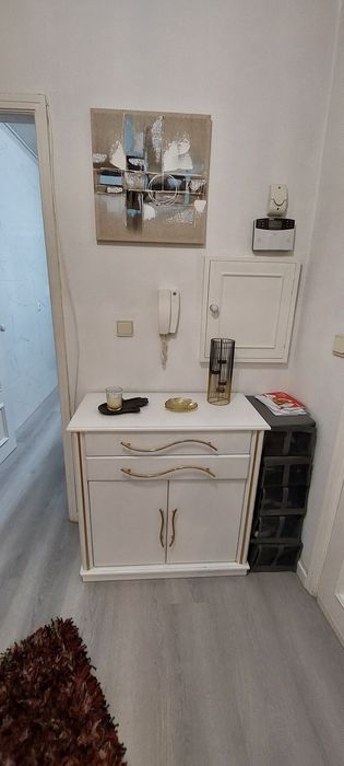 Móvel  branco lacado