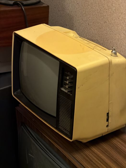 Retro telewizor prl