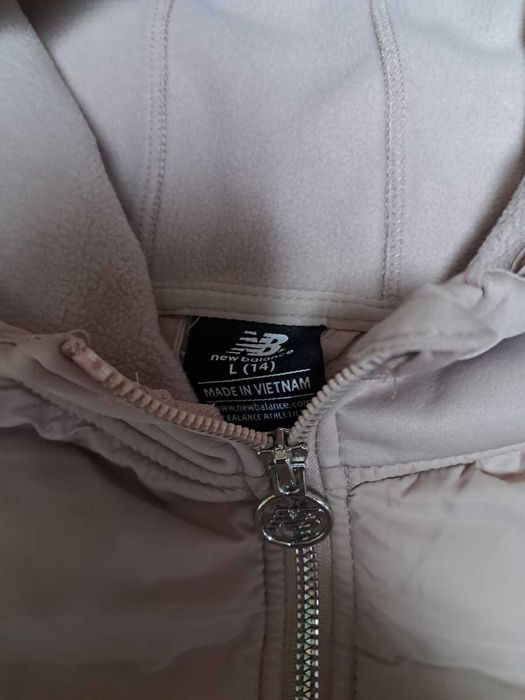 США Куртка жіноча New Balance Softheal торг розмір М