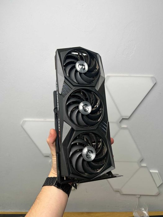 MSI GeForce RTX 3060 ti gaming z triobb 8G