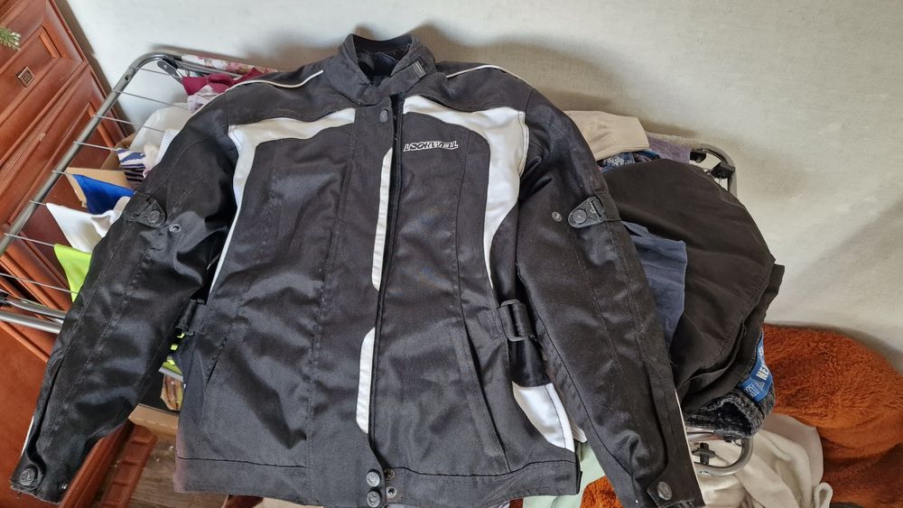 Мото курточка размер L