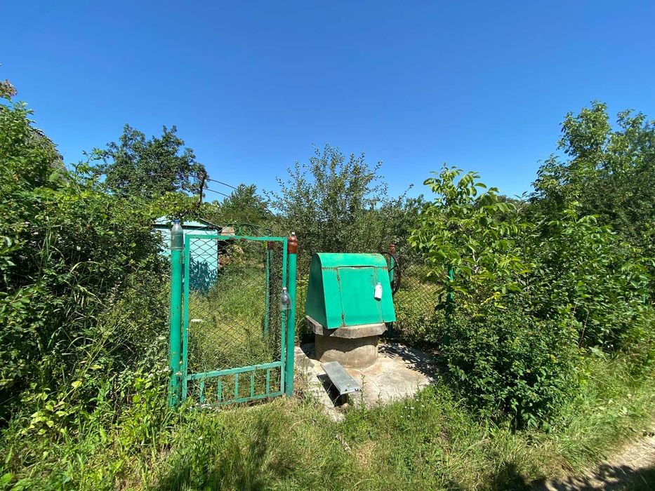 Продається земельна ділянка з криницею та плодовими деревами!