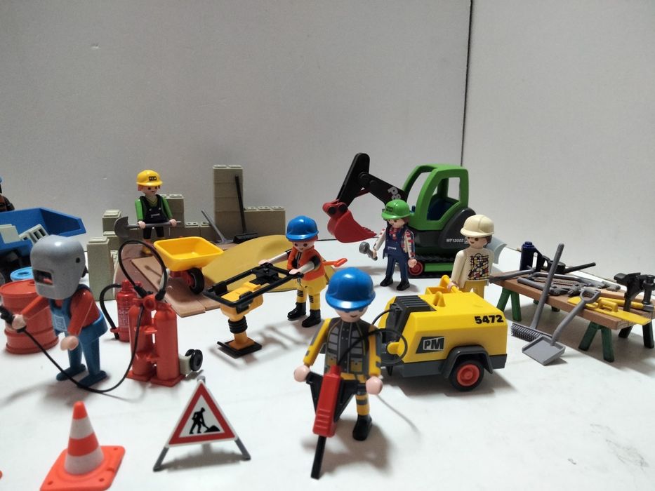 Playmobil ekipy budowlane w akcji