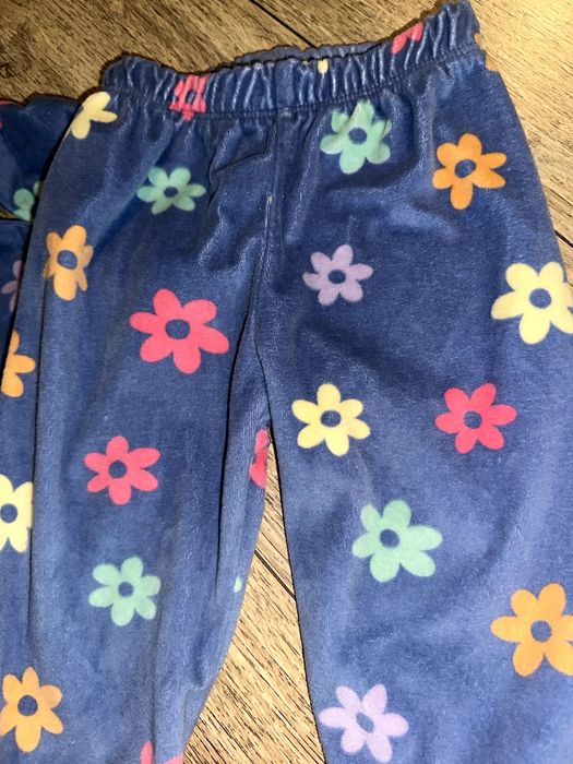 Primark piżamka welurowa w kwiatki 9-12 mięs