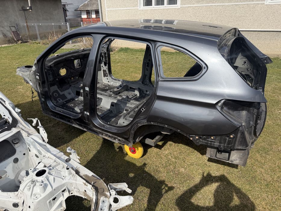 BMW X1 f48 кузов крило поріг кузовщина дах бмв х1 ф48