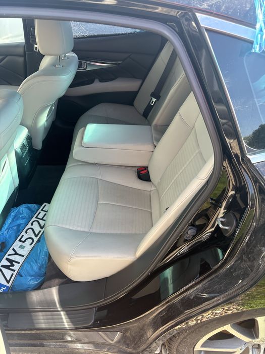 Infiniti m30 s pozostalosci na czesci