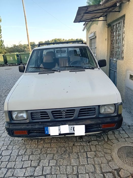 Nissan D21 2.5 Diesel – Pronta a trabalhar