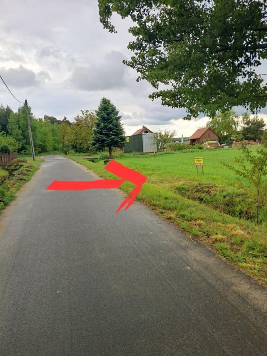 Sprzedam działkę budowlaną 1200mkw oddaloną 20 metrów od lasu