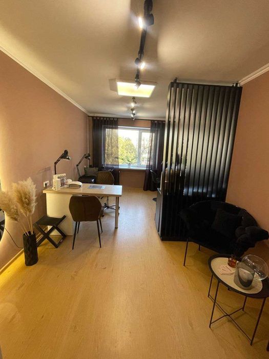 Здається в оренду КАБІНЕТ з ремонтом, пр. Волі