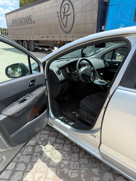 Peugeot 5008 ano 2013