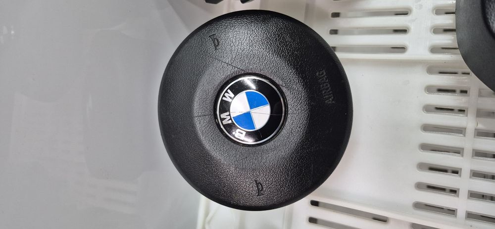 Подушка безопасности в руль BMW