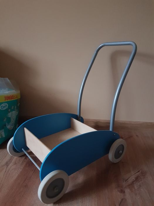 Wozeczek do nauki chodzenia